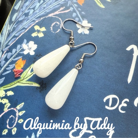 Chunky white jade gold statement earrings - Picture 1 of 1
